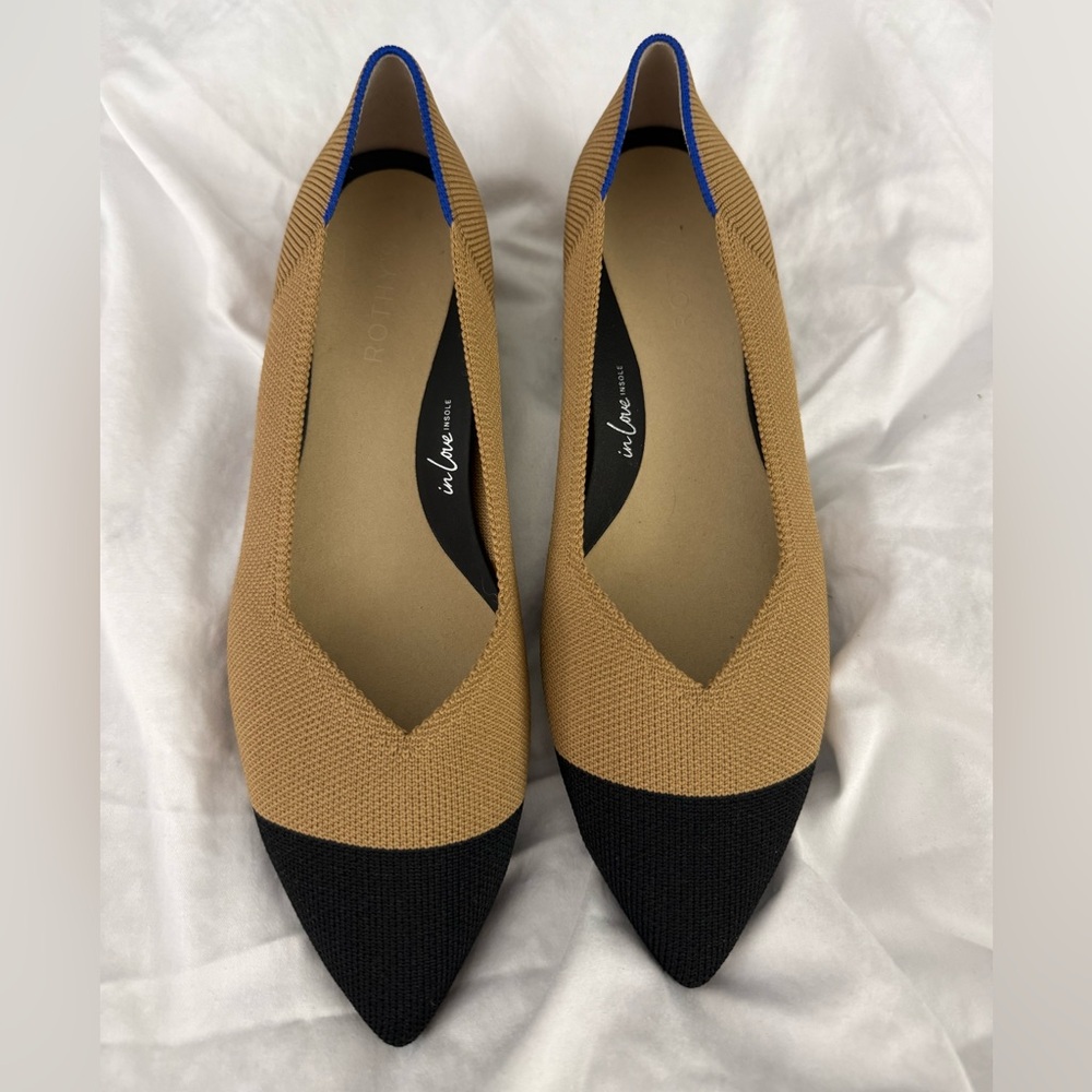 Rothy’s High Point Heel • Wren Captoe (tan and black)• Size 9 • Knit Pump w/ Box